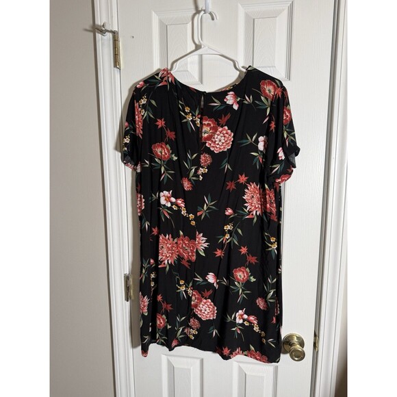 FOREVER 21 Dresses & Skirts - Forever 21 Plus Black Floral Shift Dress Short Sleeve Womens Size 2X NWOT